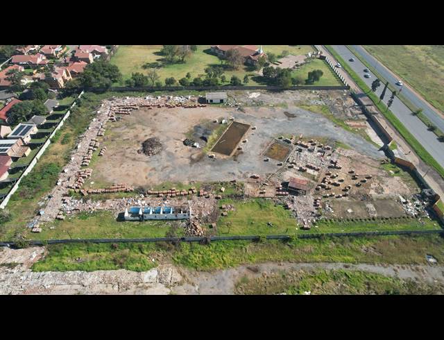 15,900M² VACANT LAND FOR SALE IN NEW MARKET